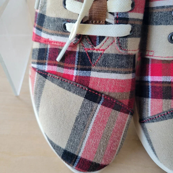 NEW Tom’s Women’s Del Ray Tartan Plaid Sneaker - Red & Brown (Size 6½) - Picture 2 of 15